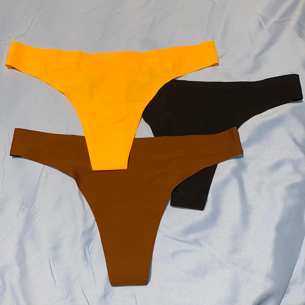 Cheek Boss no show thong underwear